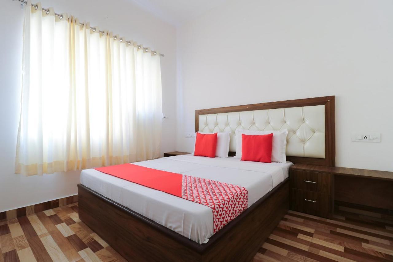 Oyo 64004 Hotel Kartar Zirakpur Exterior photo