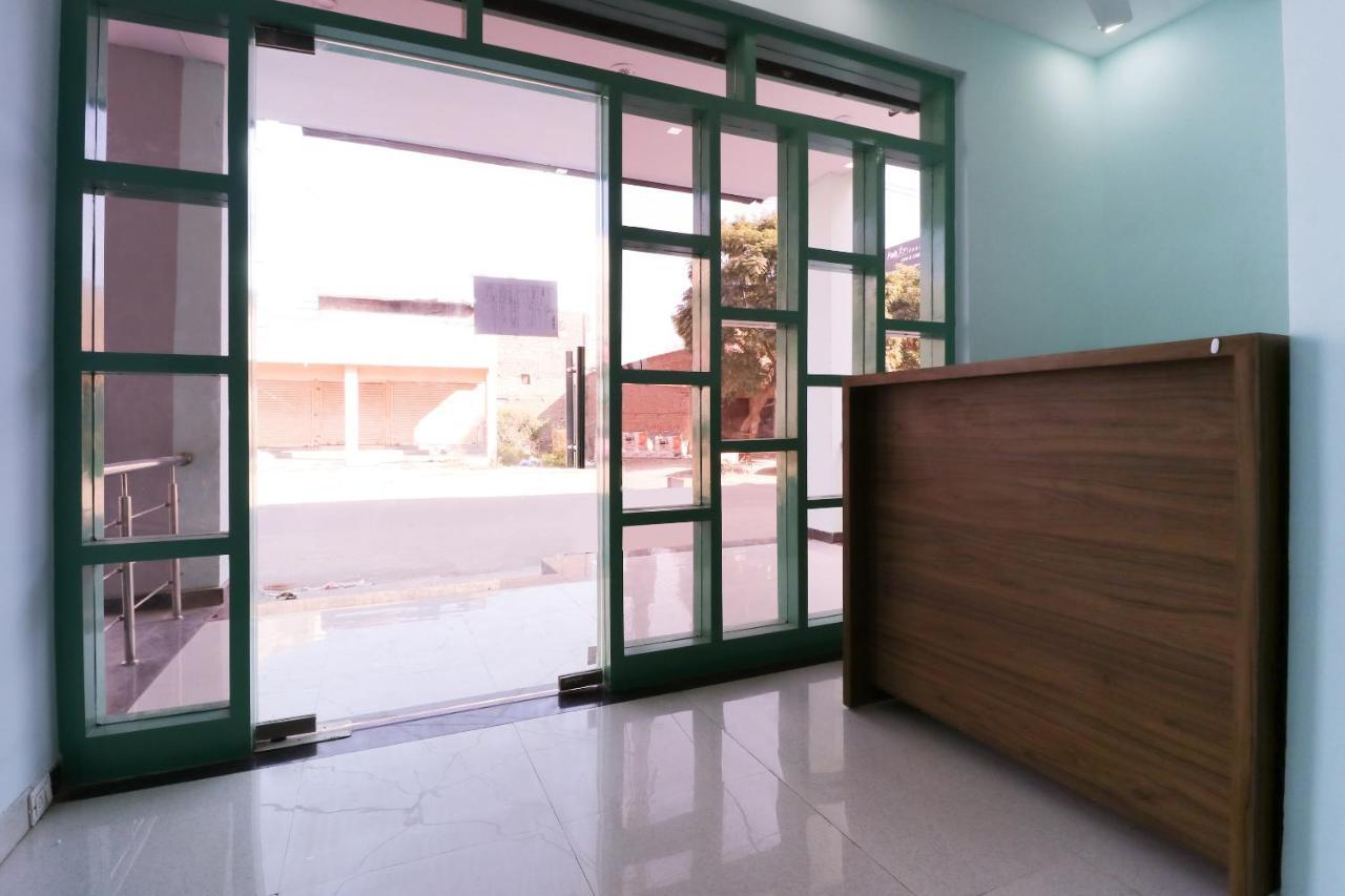 Oyo 64004 Hotel Kartar Zirakpur Exterior photo